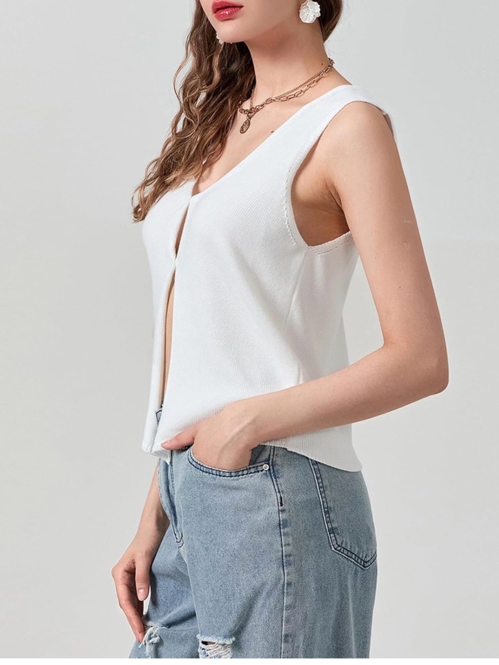 Amazon White Knit Keyhole Button-Front V-Neck Tank - Picture 2 of 8